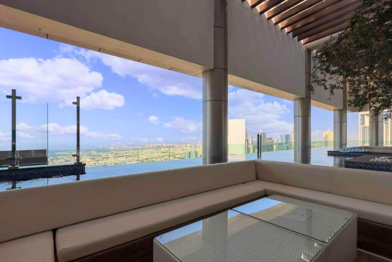 5 Star Living Infinity Pool With Burj Khalifa View Apartment *