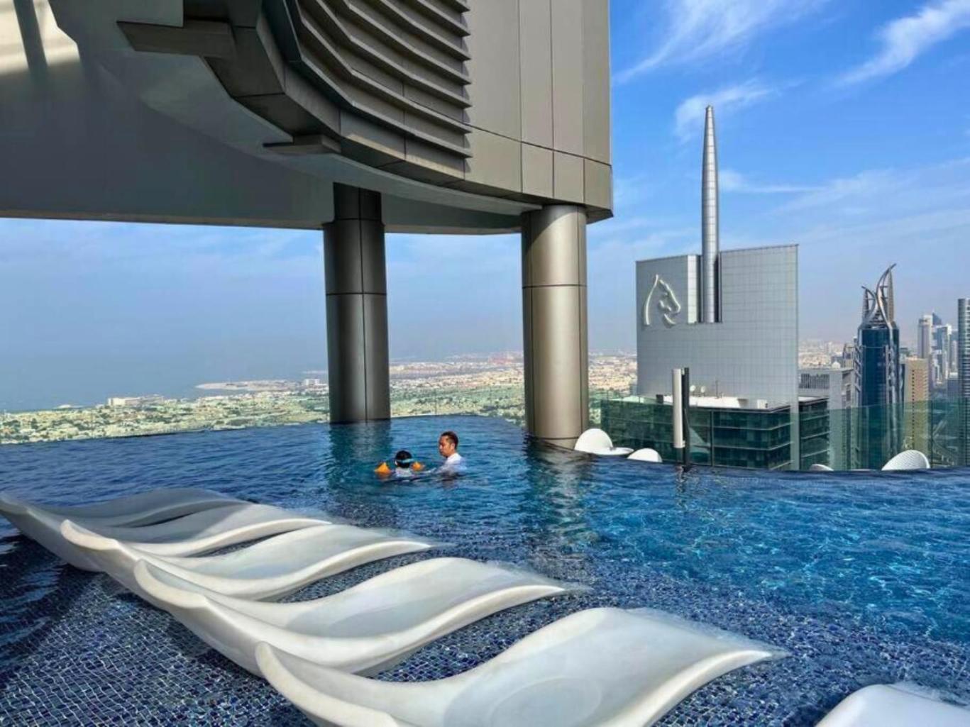 5 Star Living Infinity Pool With Burj Khalifa View Apartment *