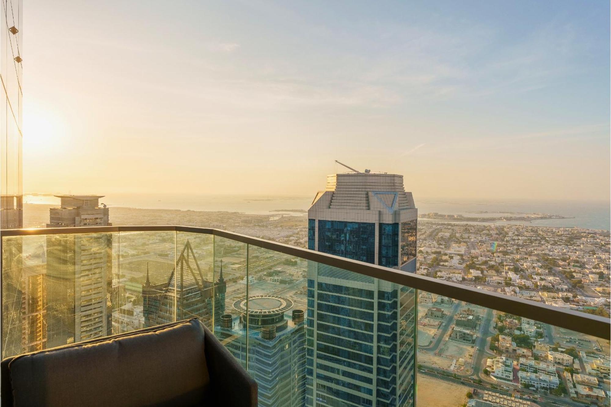 5 Star Living Infinity Pool With Burj Khalifa View Apartment Dubai